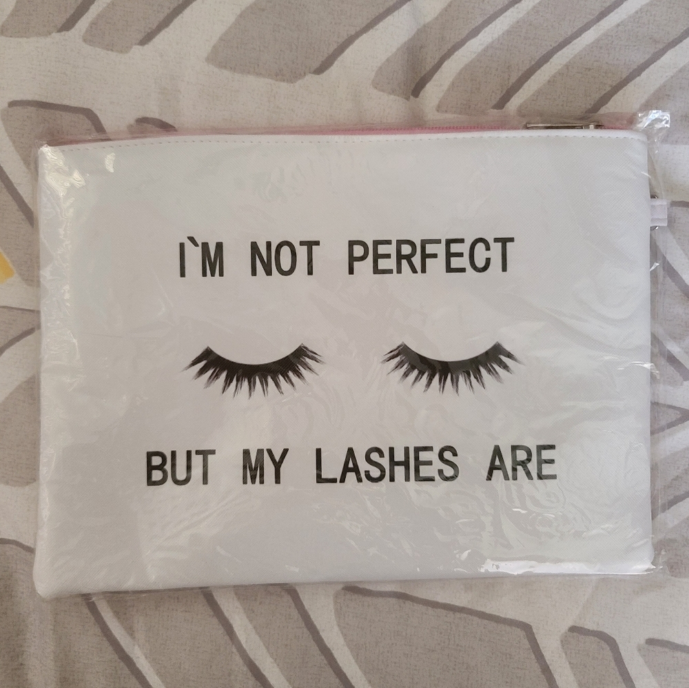 MAKE UP BAG - WHITE